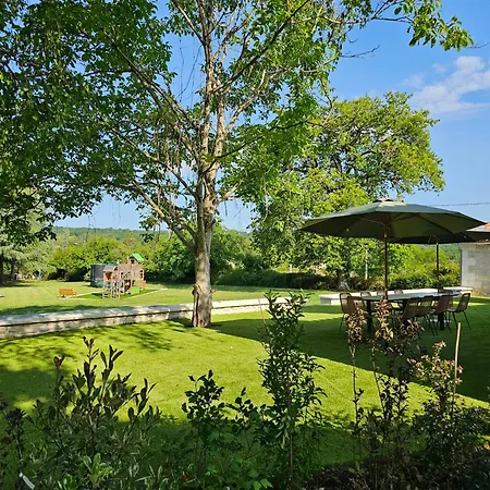 Domaine De L'agneau بيت للعطل *