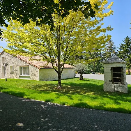 بيت للعطل Domaine De L'agneau