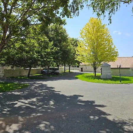 بيت للعطل Domaine De L'agneau *