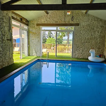 Domaine De L'agneau بيت للعطل *